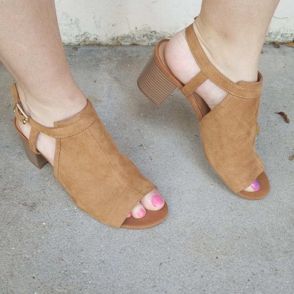 💥Dressbarn suede sandal